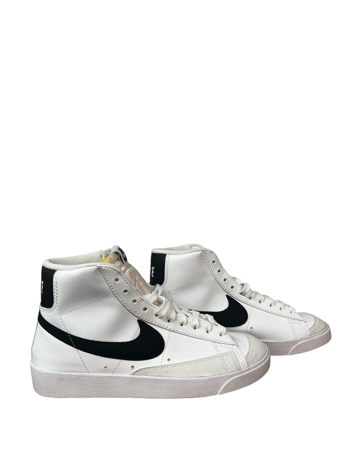 NIKE Women's Blazer Mid '77 Next Nature W Gymnastics Shoe White Black