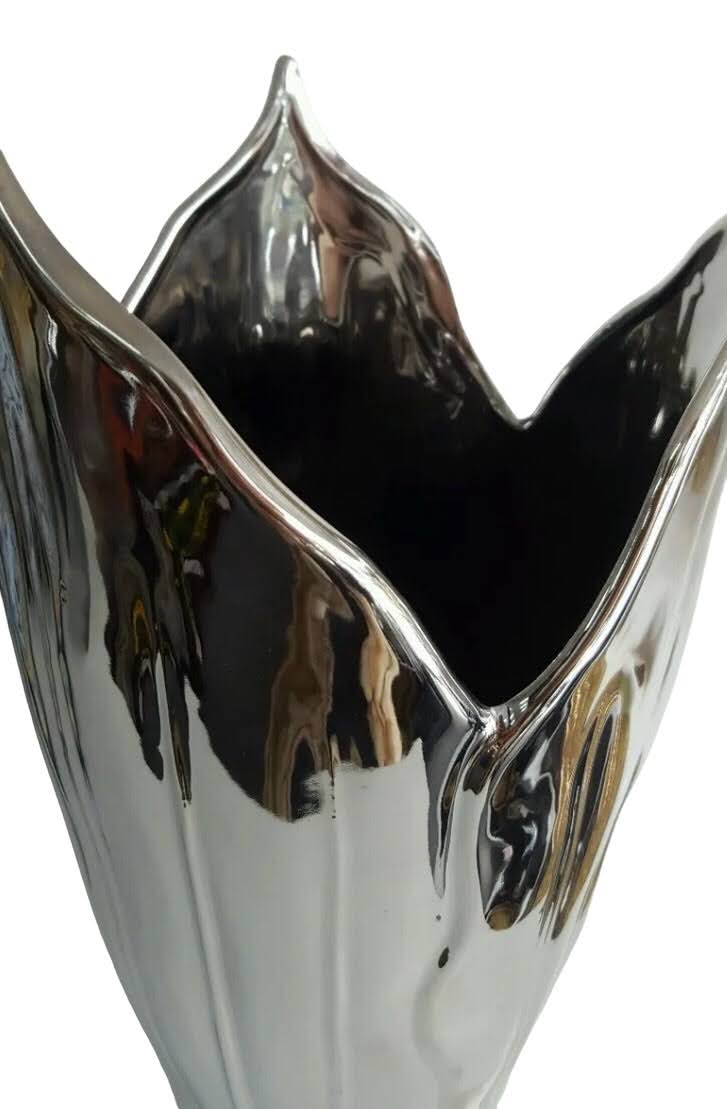 Elegant Silver / Chrome Leaf Shape Three Point Vase